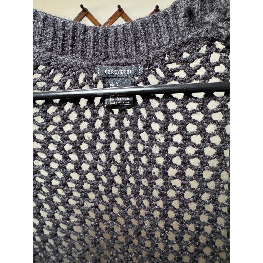 Forever 21 Black Open Knit Sleeveless Cardigan Vest Crochet Mesh Longline Small - Picture 2 of 2